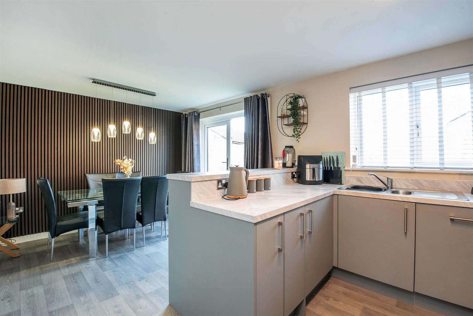 3 bed property in Orpington Place, Preston